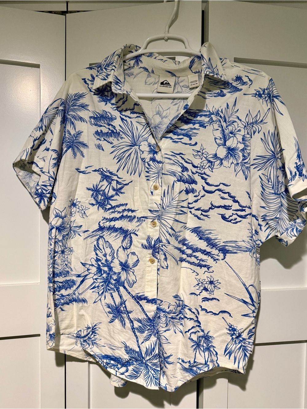 Quiksilver Men’s Blue Floral Hawaiian Button-Up Shirt